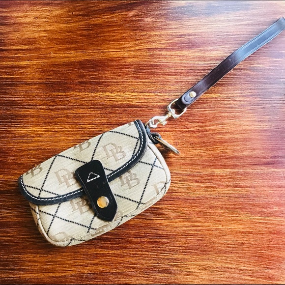 Dooney & Bourke Handbags - Dooney and Bourke Wristlet